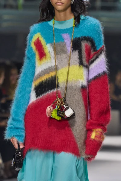 Look 83